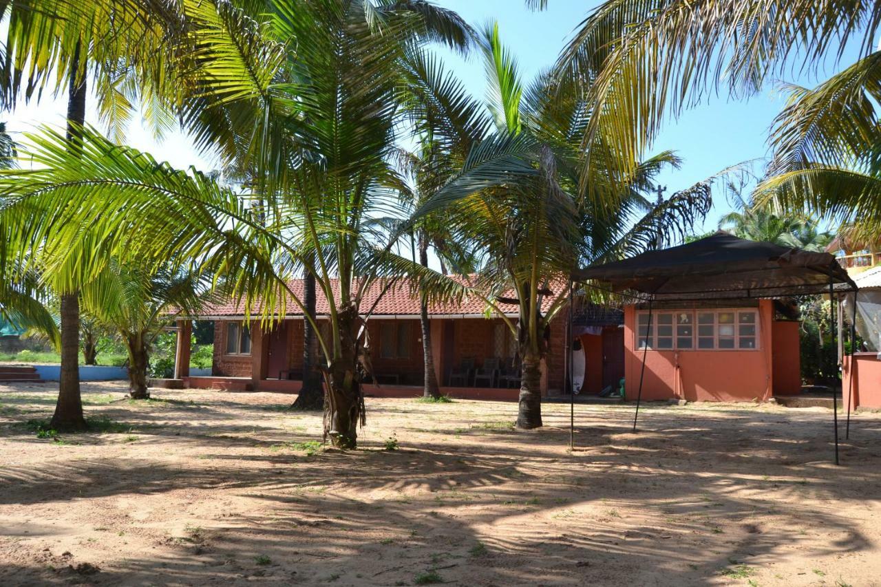 O Camarao Hotell Calangute Eksteriør bilde